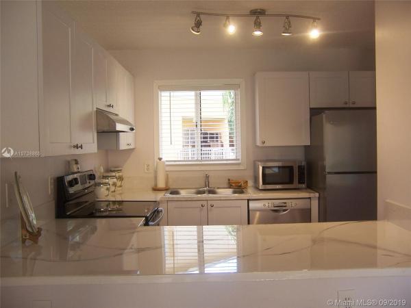 Paseo Real, 6215 Kendale Lakes Cir #272, Kendale Lakes, Florida 33183, image 2