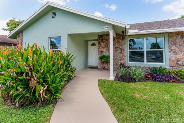 Lake Mango Shores, 2636 Starwood Cir, West Palm Beach, Florida 33406, image 2