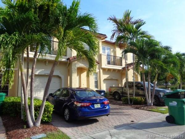 Tuscany Village, 12785 SW 135th Ter #12785, Three Lakes, Florida 33186, image 2