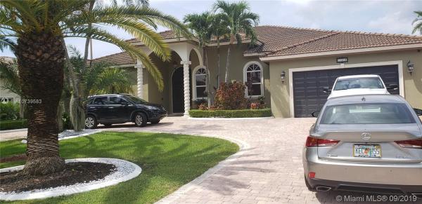 Lizzy Villas, 11219 SW 29th St, University Park, Florida 33165, image 2