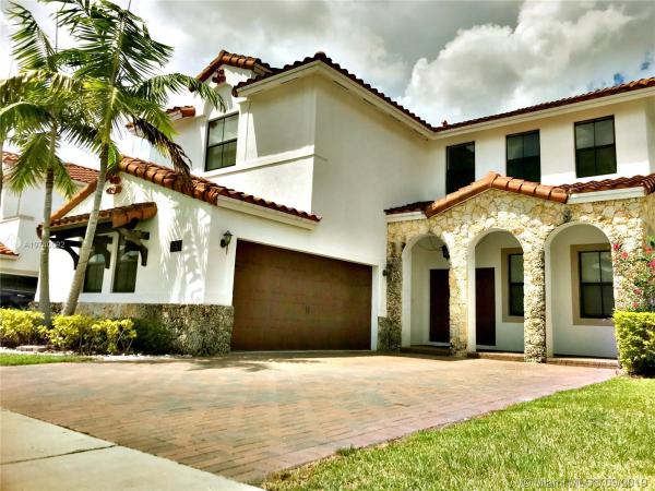 Fontainebleau West North, 10341 NW 10th St, Fountainebleau, Florida 33172, image 2