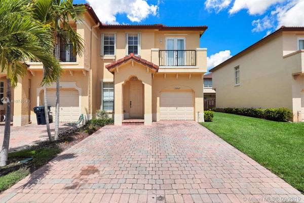 Tuscany Village, 12867 SW 134th Ter, Three Lakes, Florida 33186, image 2