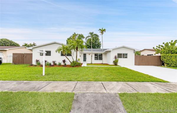 Kendale Lakes No HOA, 14050 SW 79th St, Kendale Lakes, Florida 33183, image 2