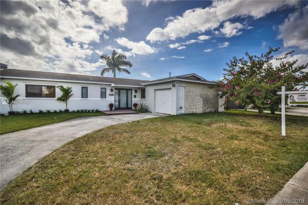 Royale Green, 12802 SW 47th Ter, Kendale Lakes, Florida 33175, image 2
