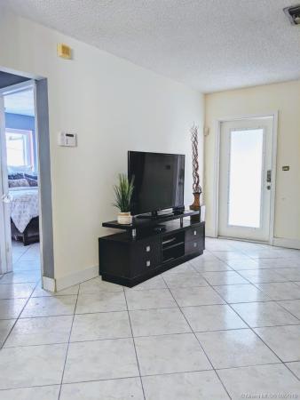 Sunshine Park Estates, 2220 N 61st Ter, Hollywood, Florida 33024, image 2