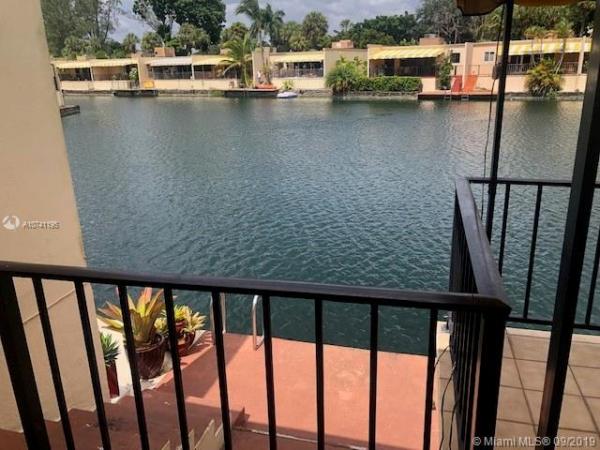 Loch Lomond West, 15504 Sharpecroft Dr, Miami Lakes, Florida 33014, image 2