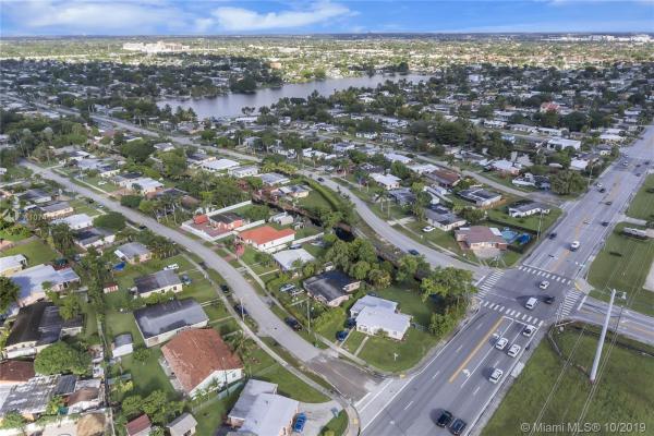 Westwood Lakes Residential, 10701 SW 48th Ter, Westwood Lakes, Florida 33165, image 2