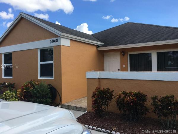 Leslie Lake North, 3040 NW 203rd Ter, Miami Gardens, Florida 33056, image 2