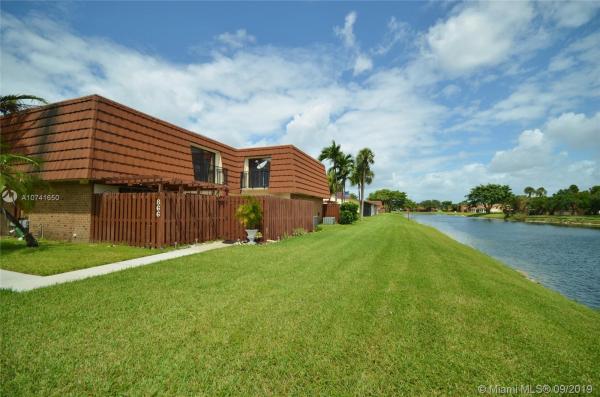 Village At Lake Pine, 866 SW 120th Way, Davie, Florida 33325, image 2