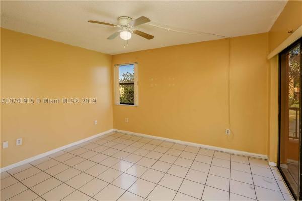 Soleil Lake, 570 NW 114th Ave #202, Sweetwater, Florida 33172, image 2