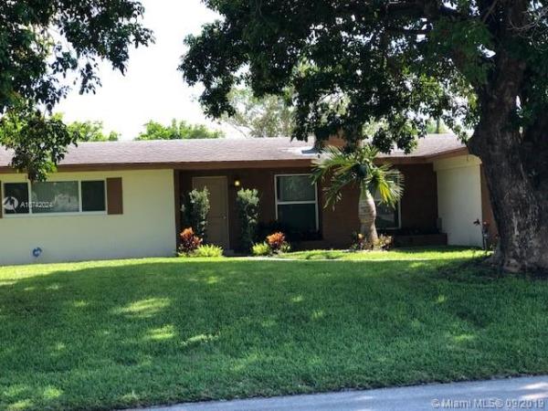 Woodcrest Manor, 212 SW 11th Ave, Boynton Beach, Florida 33435, image 2