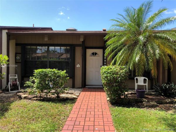 Cindis Place, 13530 SW 102nd Ln, The Crossings, Florida 33186, image 2