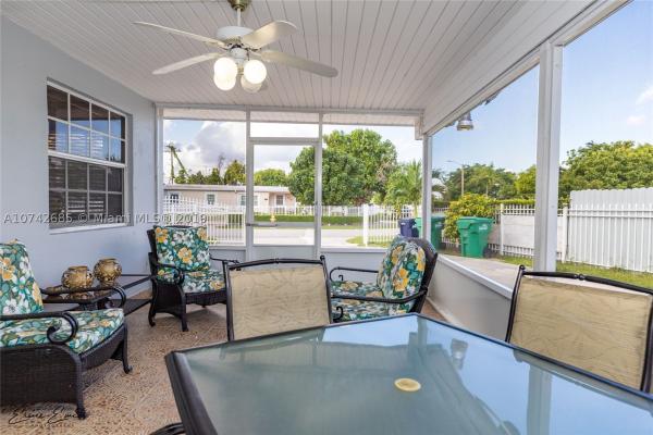 Westwood Lakes Residential, 4375 SW 112th Ct, Westwood Lakes, Florida 33165, image 2