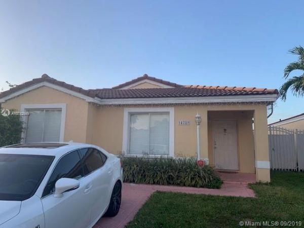 Weitzer Serena Lakes West, 14289 SW 175th Ter, Richmond West, Florida 33177, image 2