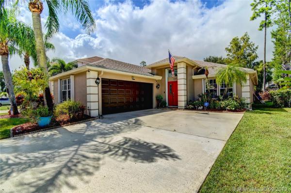 Emerald Forest Of Wellington, 1033 Aviary Rd, Wellington, Florida 33414, image 2