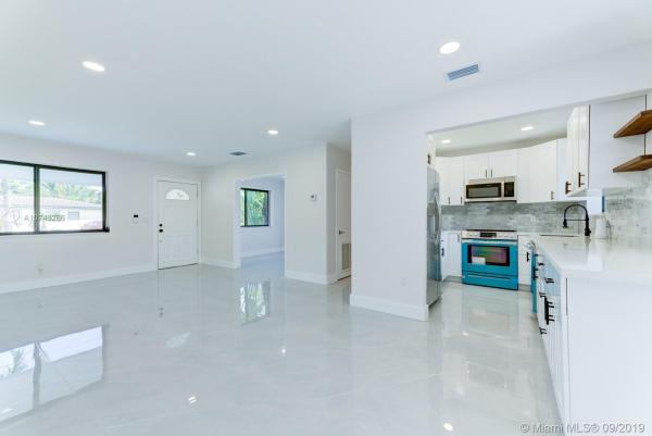 Middle River Estates, 1524 NE 27th St, Wilton Manors, Florida 33334, image 2