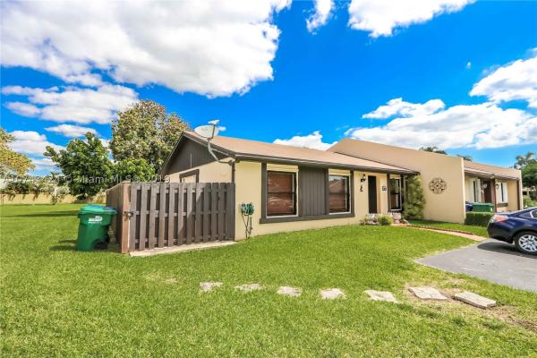 Devon Aire Villas, 12033 SW 110th St Cir S, The Crossings, Florida 33186, image 3