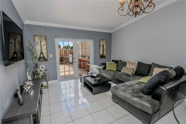 Devon Aire Villas, 12033 SW 110th St Cir S, The Crossings, Florida 33186, image 2