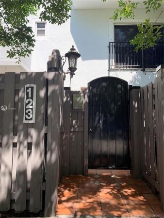 Brickell Oaks Townhouse, 123 SW 17th Rd #106, Miami, Florida 33129, image 2