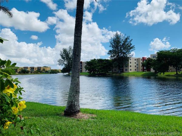 Villa Venezia, 1491 SW 124th Ct #E-8, Tamiami, Florida 33184, image 2
