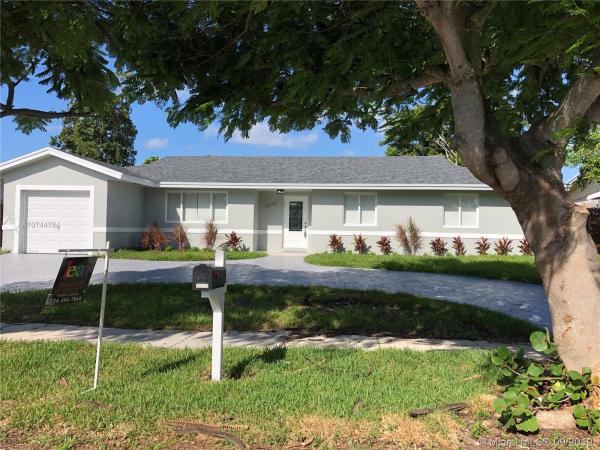 Mark Manor Pines, 19740 SW 87th Ct, Cutler Bay, Florida 33157, image 2