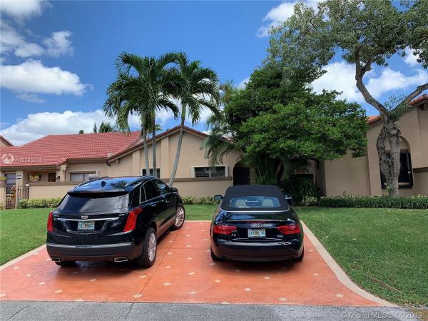 The Moors Townhouses, 17839 NW 66th Ct Cir, Country Club, Florida 33015, image 2