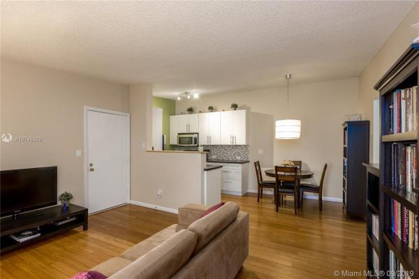 Lakeview At The Hammocks, 9721 Hammocks Blvd #204, The Hammocks, Florida 33196, image 2