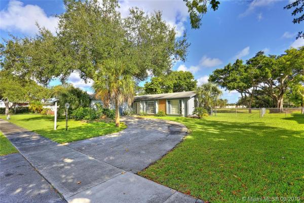 Kendale South, 9921 SW 99th St, Kendall, Florida 33176, image 2