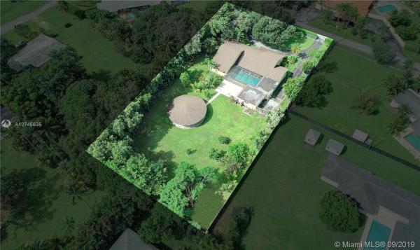 Hollub Manor, 10701 SW 93rd Ct, Kendall, Florida 33176, image 2