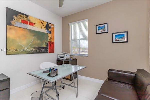 Fontainbleau Lakes Courtyards West, 10012 NW 7th St #213, Fountainebleau, Florida 33172, image 3