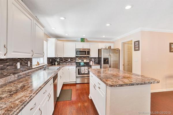 Sunrise Golf Village, 7150 NW 22nd St, Sunrise, Florida 33313, image 2