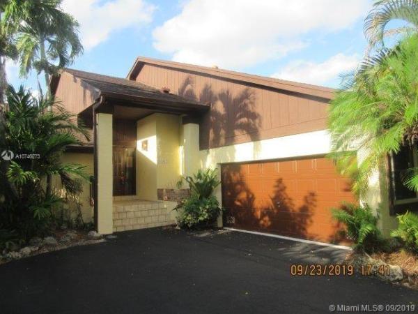 Patio Homes At Lakes Of The Meadow, 14837 SW 42nd Ln, Kendall West, Florida 33185, image 2