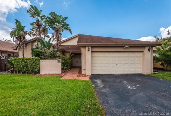 Lakes Of The Meadow, 5116 SW 149th Pl, Kendall West, Florida 33185, image 2