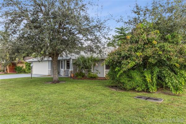 The Willows, 291 Sandpiper Ave, Royal Palm Beach, Florida 33411, image 2