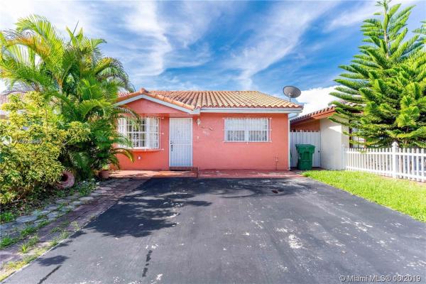 Biltmore Estates, 8830 NW 115th St, Hialeah Gardens, Florida 33018, image 2