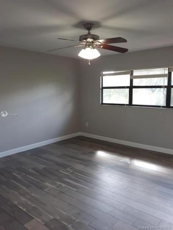 Townhomes Of La Jolla, 9040 SW 113th Place Cir E #9040, Kendall, Florida 33176, image 2