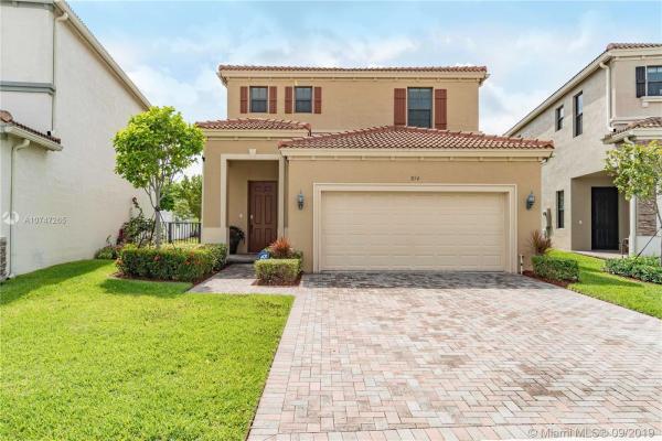 Champion Lakes, 854 NE 191st St, Ives Estates, Florida 33179, image 2