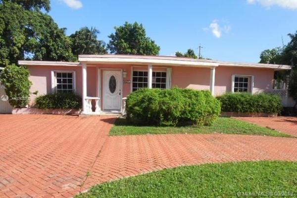 Lake Heights, 6471 SW 43rd St, Westwood Lakes, Florida 33155, image 2