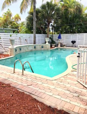 Altos Del Mar, 9008 Froude Ave, Surfside, Florida 33154, image 2
