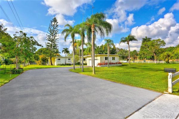 Radcliffe Manor, 7240 Sunset Dr, Glenvar Heights, Florida 33143, image 2
