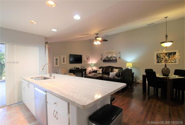 Sun Terrace At The Oaks, 3003 Pin Oak Ct, Palm Beach Gardens, Florida 33410, image 2