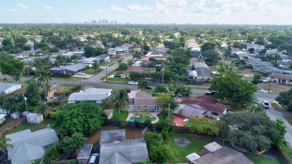 Fairfax Brolliar, 2171 SW 36th Ter, Fort Lauderdale, Florida 33312, image 2