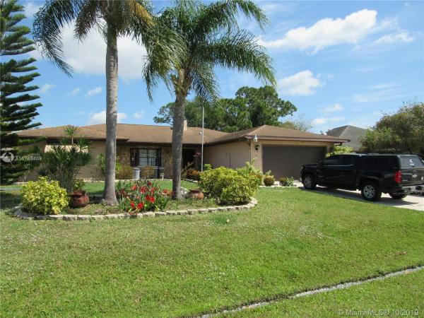 707 NW Bayard Ave, Florida 34983, image 2