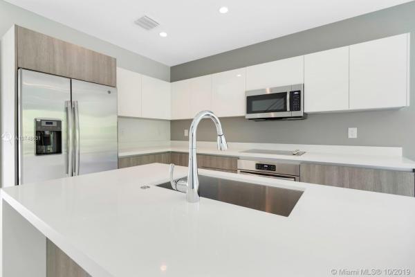 Parkview Villas, 2477 NE 135th St, North Miami, Florida 33181, image 2