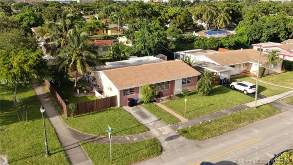 Windward Manor, 1001 NE 178th Ter, North Miami Beach, Florida 33162, image 2