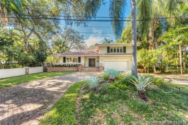 Coral Gables Country Club, 860 Jeronimo Dr, Coral Gables, Florida 33146, image 2