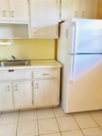 Palm Springs Gardens, 110 Royal Palm Rd #204, Hialeah Gardens, Florida 33016, image 2