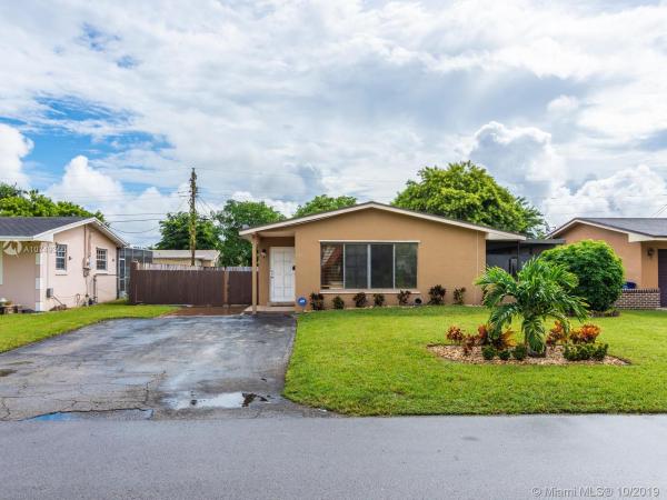 2411 Nassau Dr, Miramar, Florida 33023, image 2