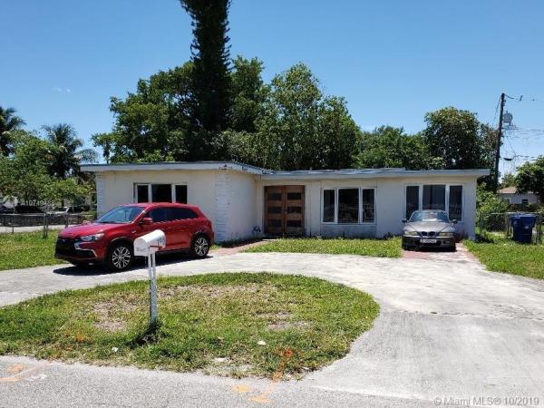 Pleasant Village, 790 NE 163rd St, Golden Glades, Florida 33162, image 2