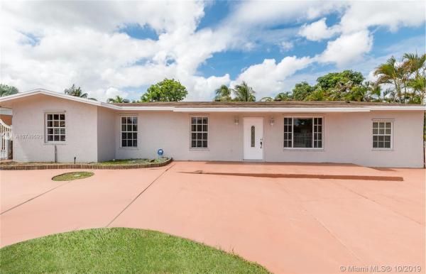 Miami Gardens Manor, 19540 NW 48th Ct, Miami Gardens, Florida 33055, image 2